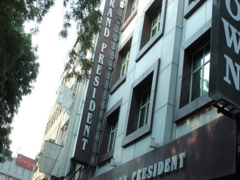 Grand President Hotel Delhi  Exterior photo